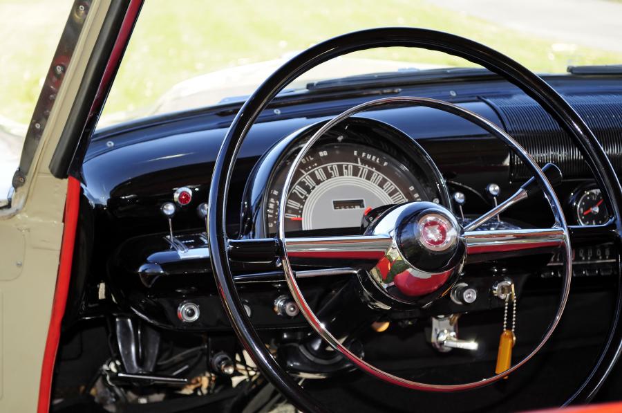  Mercury Monterey Special Custom Convertible 1952 года  (фото 2 из 4)